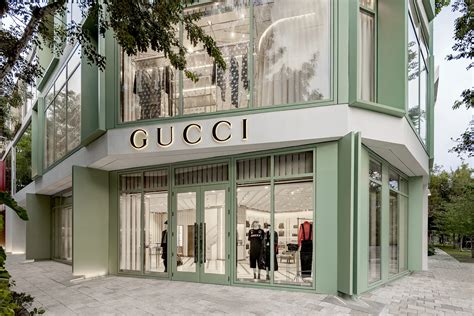 gucci store new jersey.